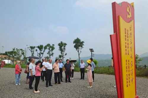 民革阳泉市委会开展太行天路沿线古村落发展情况调研