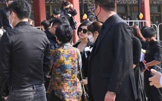 黄子韬父亲丧事从简,追悼会仅设一小厅供亲友悼念