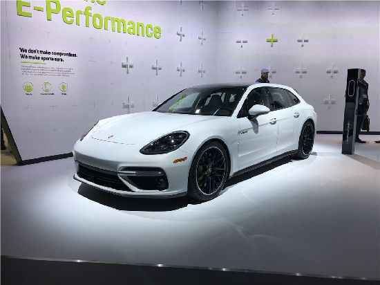 极速达310km/h Panamera高性能猎装版发布