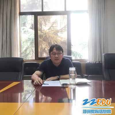 校长姜波做总结