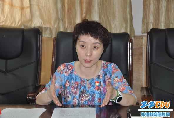 保健站党支部书记乔敏对中层干部提出要求