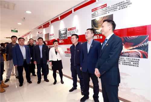 与会人员参观红星美凯龙党建基地 与会人员参观红星美凯龙党建基地