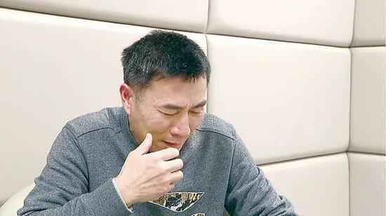 邓长明在接受审查调查时忏悔落泪。图源:中央纪委国家监委网站