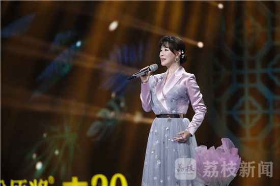 正月十五江苏卫视元宵荔枝灯会惊喜接力 段奥娟、黄霄雲、霍尊、等什么君官宣加盟
