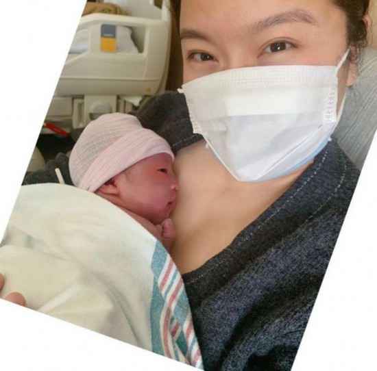 “钢琴大师”刘诗昆82岁生日宴,四个月大女儿成主角