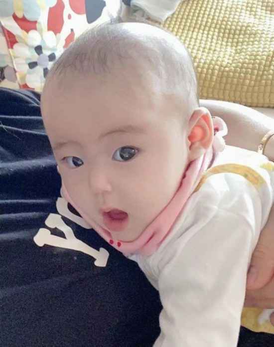 “钢琴大师”刘诗昆82岁生日宴,四个月大女儿成主角