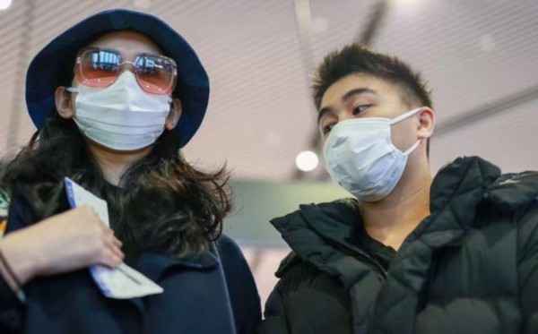 怀二胎?奚梦瑶与老公约会 疑发胖走路不停看肚子