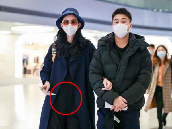 怀二胎?奚梦瑶与老公约会 疑发胖走路不停看肚子