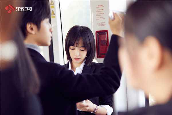  当科研遇上爱情 《心跳源计划》高冷女生裘佳宁会如何抉择？