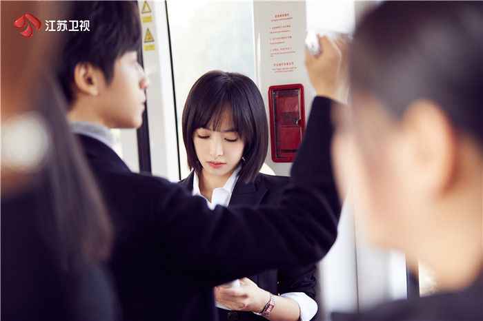  《心跳源计划》宋茜演女科学家飒爽上线 罗云熙角色走向成谜