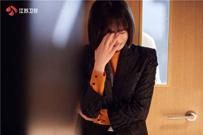  《心跳源计划》宋茜演女科学家飒爽上线 罗云熙角色走向成谜